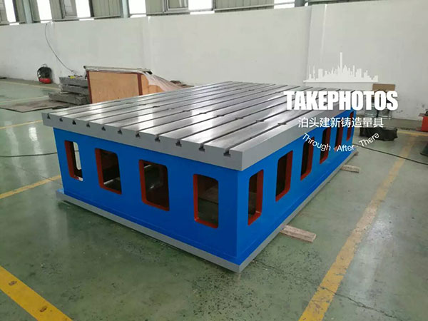 �T�F����